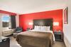 Hotel Clarion Inn & Suites