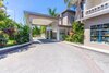 Hotel Travellers Beach Resort