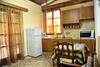 Hostal Topakas House