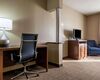 Hotel Comfort Suites Central/i-44