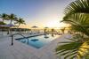 Hotel Pines & Palms Resort