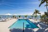 Hotel Pines & Palms Resort