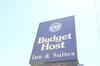 Motel Budget Host Inn & Suites