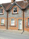 Cosy Cottage In Central Henley