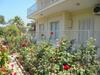 Niki Court Holiday Apartments
